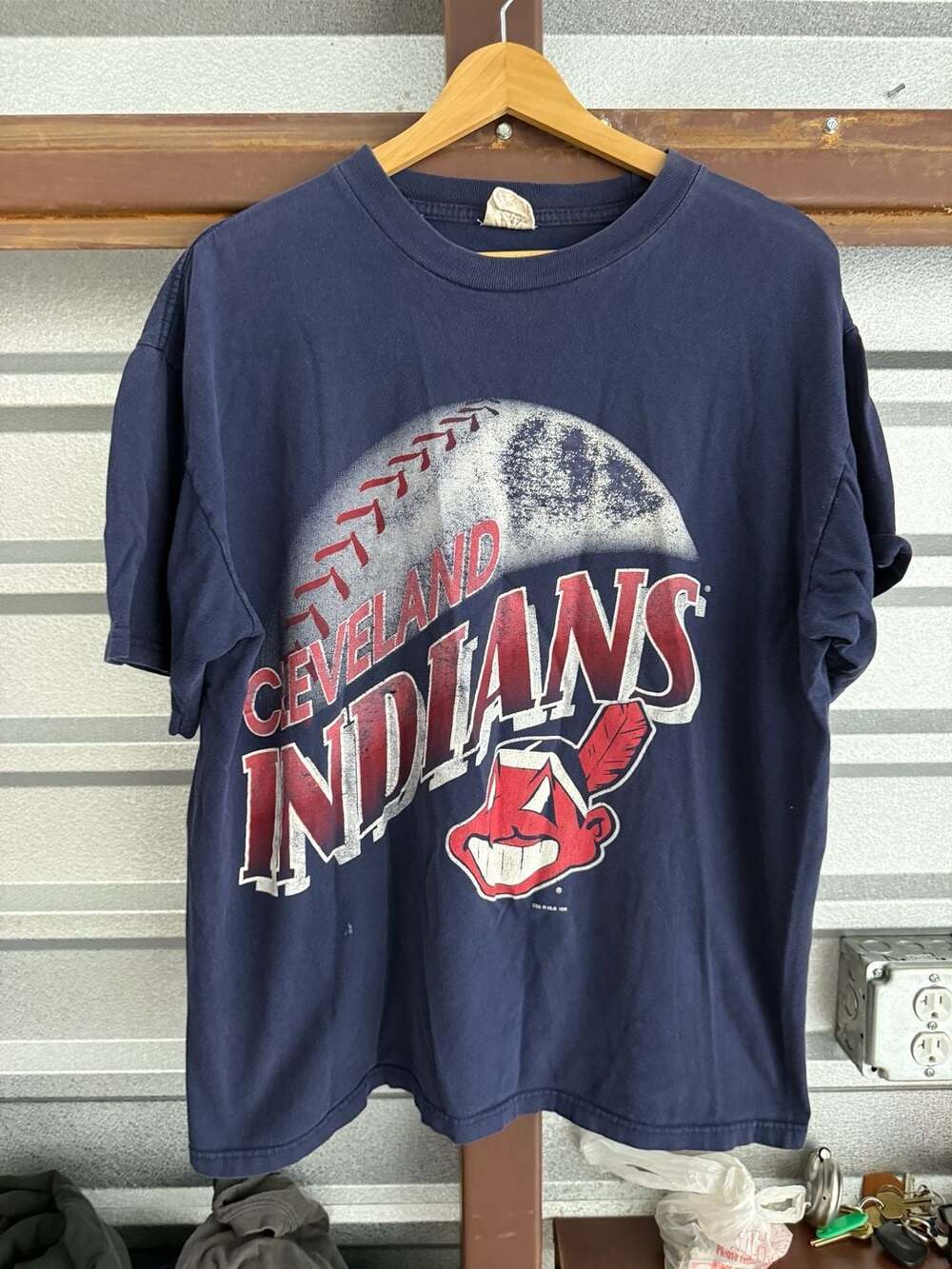 Vintage 1995 Cleveland Indians MLB Logo Graphic Crewneck T-Shirt